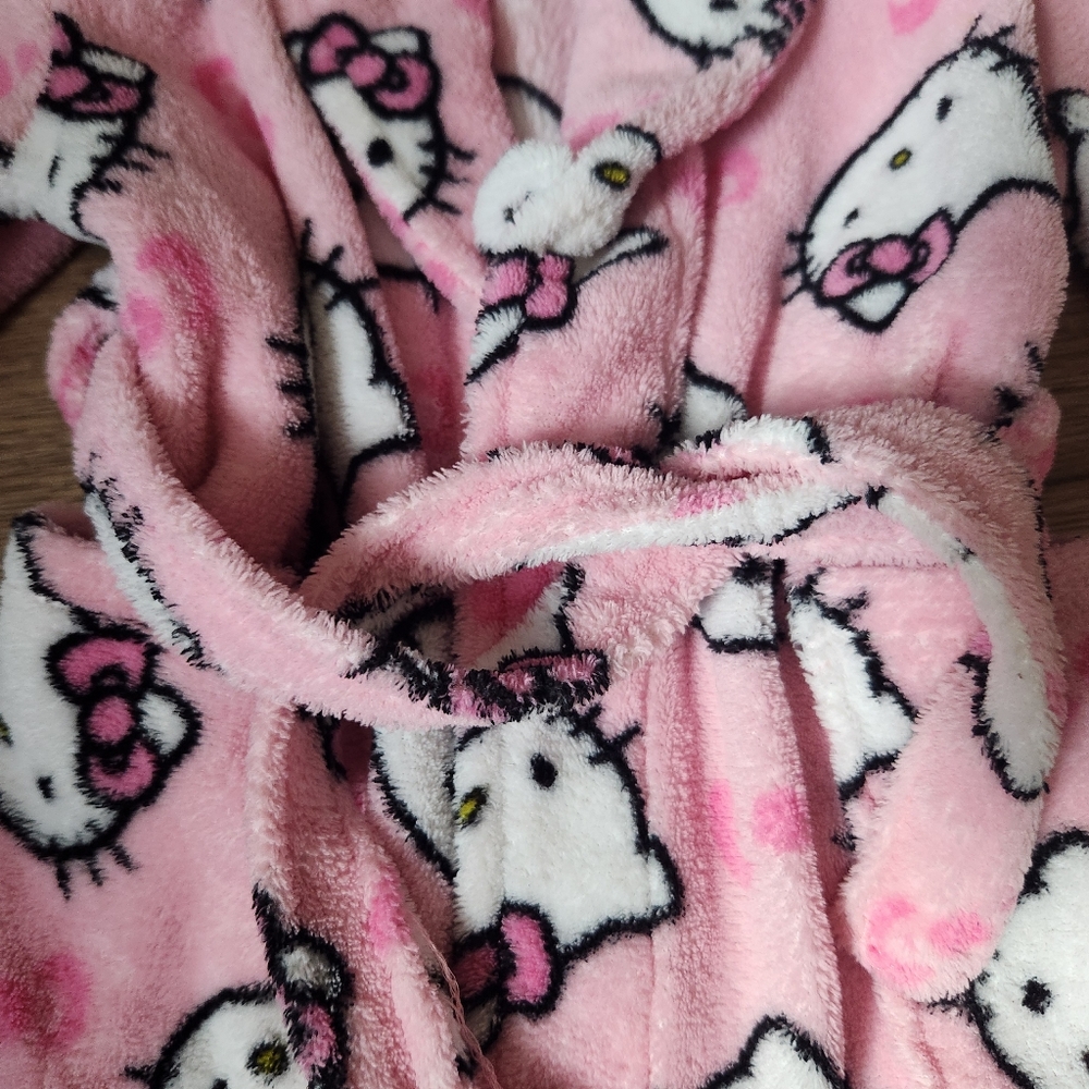 Hello Kitty Pink Robe Size 3T - Picture 9 of 16
